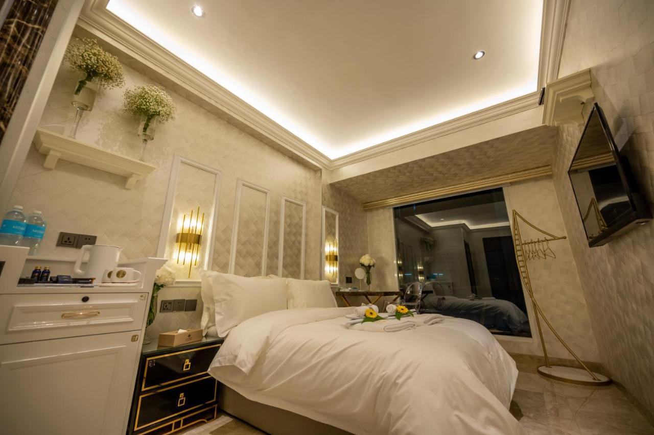 Hotel A @ Between Hilton & Cititel