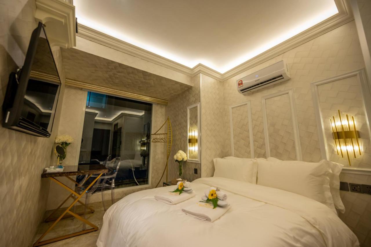 A @ Between Hilton & Cititel 4*