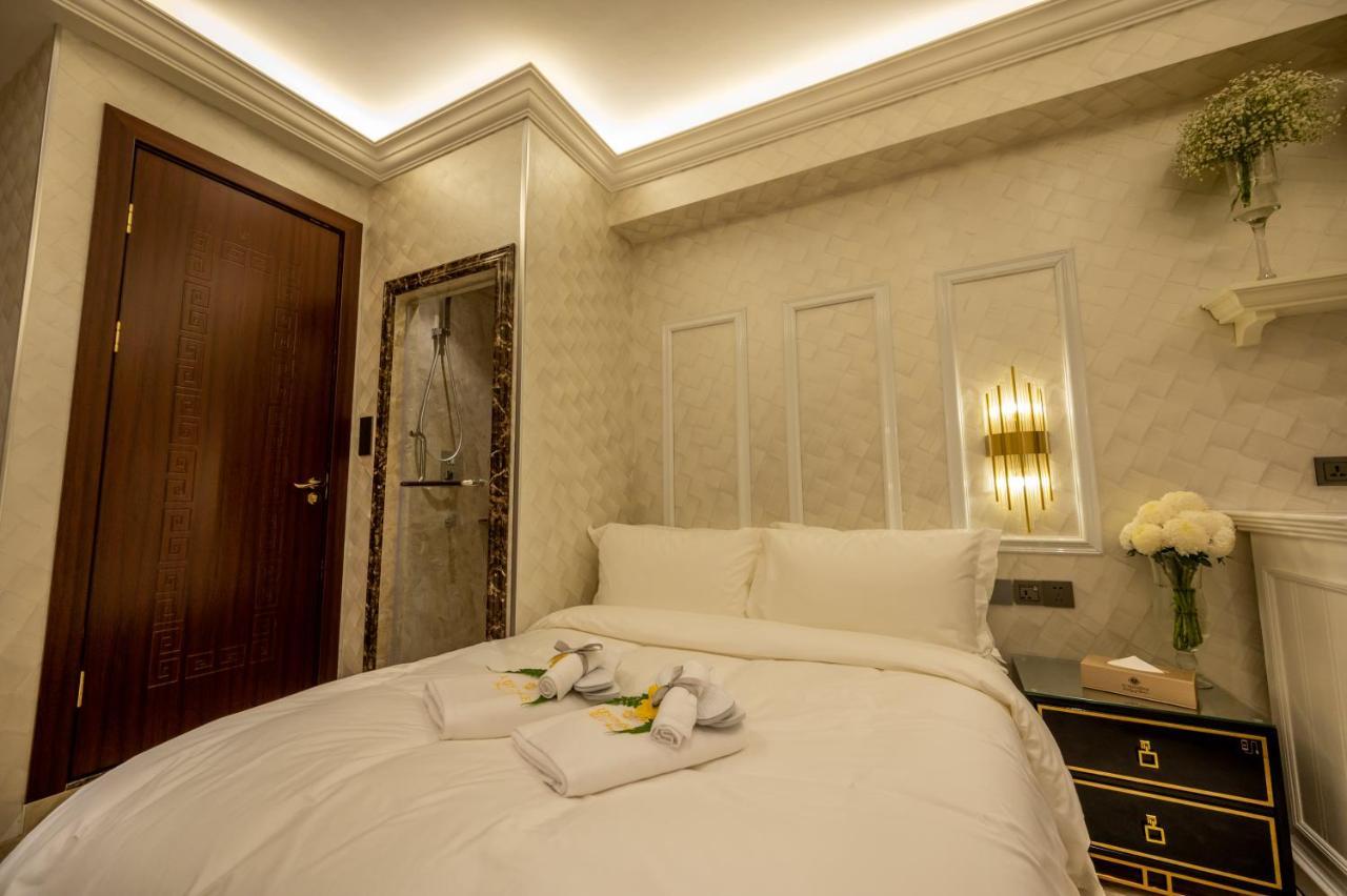 A @ Between Hilton & Cititel Hotel 4*
