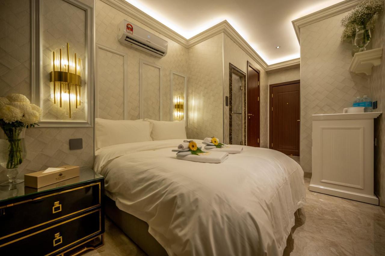 Hotel A @ Between Hilton & Cititel