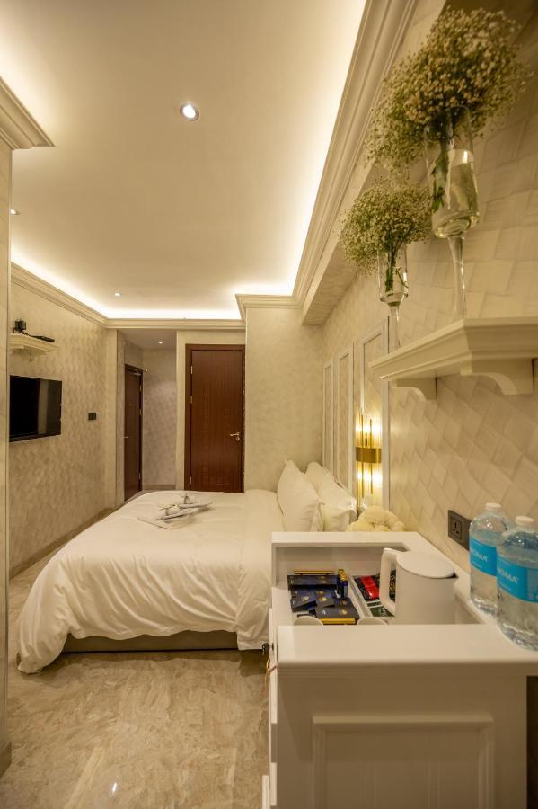 A @ Between Hilton & Cititel 4*