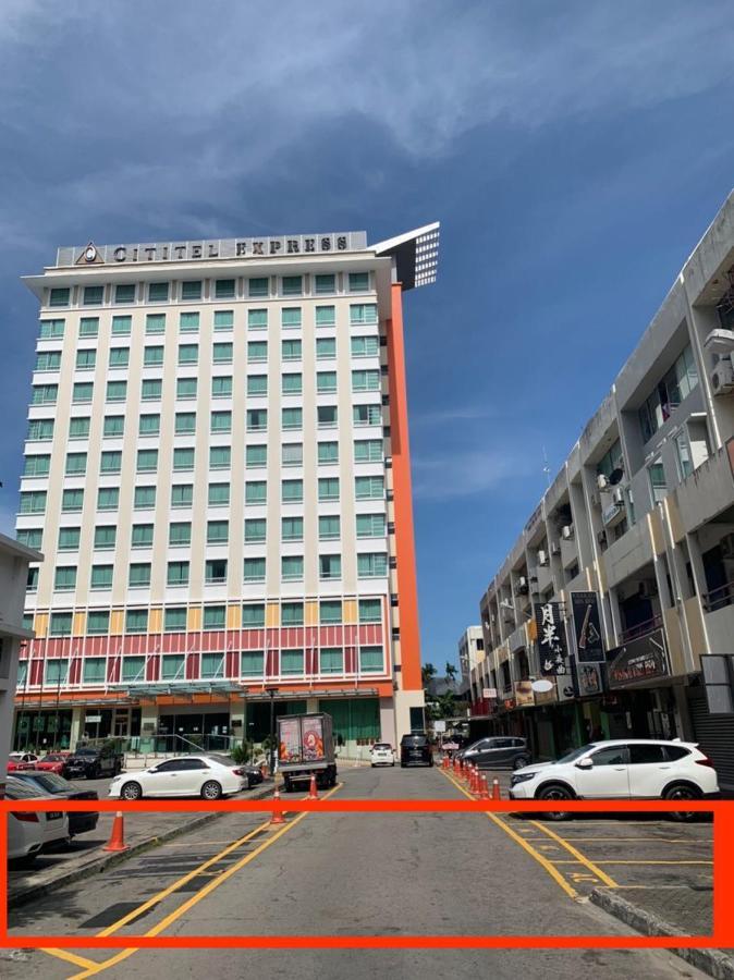 Hotel A @ Between Hilton & Cititel 4*